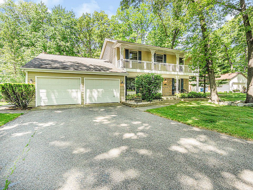 8400 Valleywood Ln, Portage, MI 49024 Zillow
