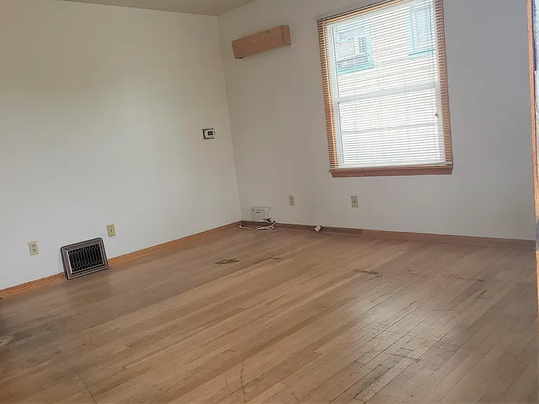 408 Yakima St — Photo 8