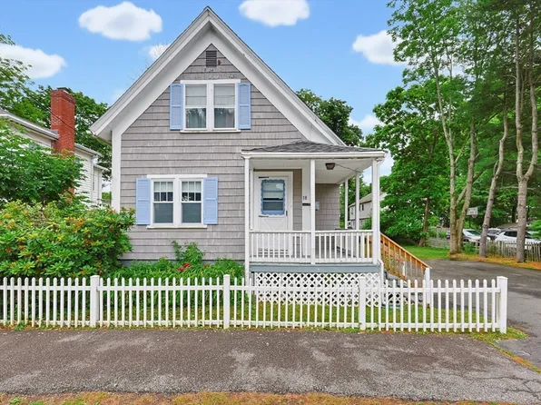 18 Plain St, Natick, MA 01760