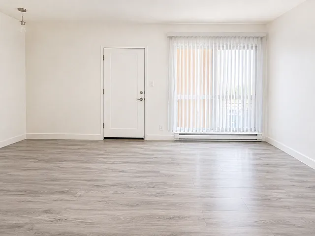 21111 Wood Ave #A — Photo 10