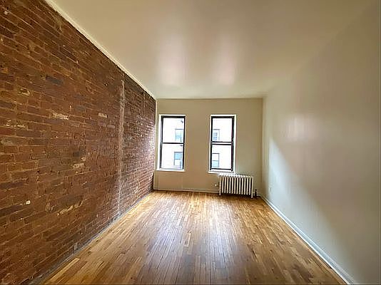 4th image of 220 E 29th St #4F26