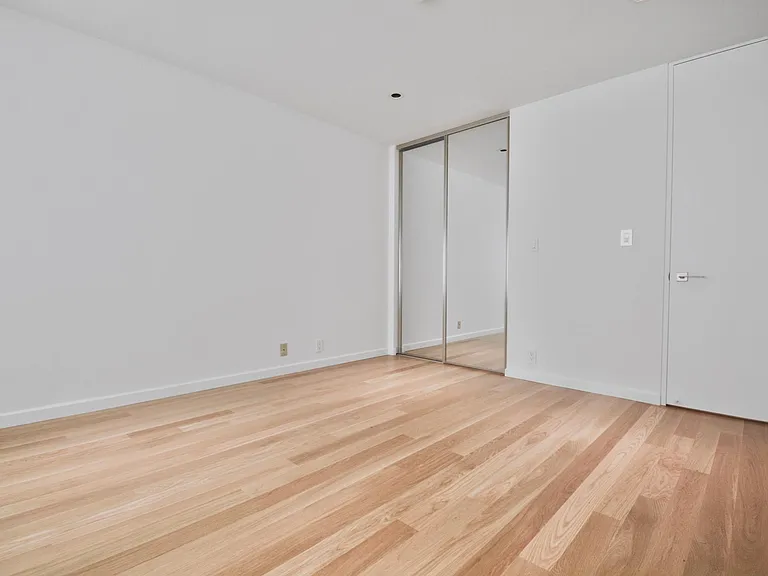 120 Randall St #120 — Photo 32