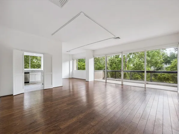 49 Briar Hollow Ln Unit 101, Houston, TX 77027