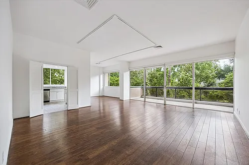 49 Briar Hollow Ln Photo 1