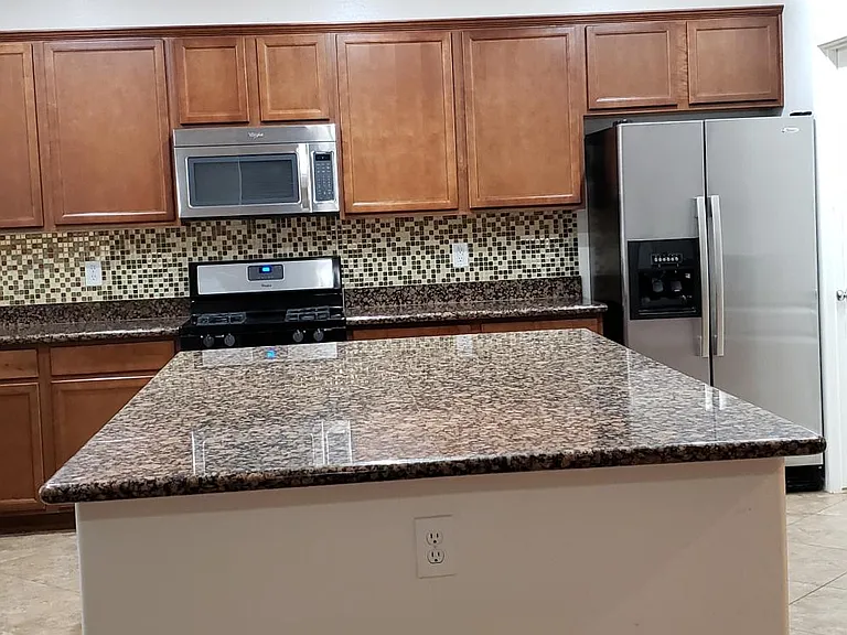 2099 S Martingale Rd — Photo 4