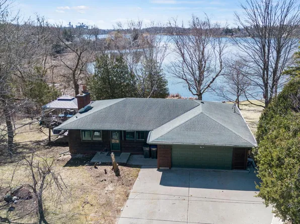 151 East Shore DRIVE, Random Lake, WI 53075