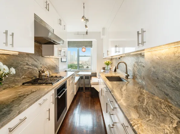12 Beekman Place 11B image 7 of 8