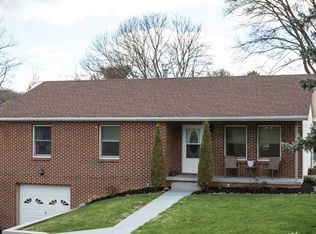 1762 Englewood Dr, Staunton, VA 24401