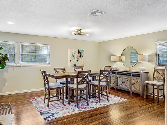 4th image of 3411 Timberview Rd