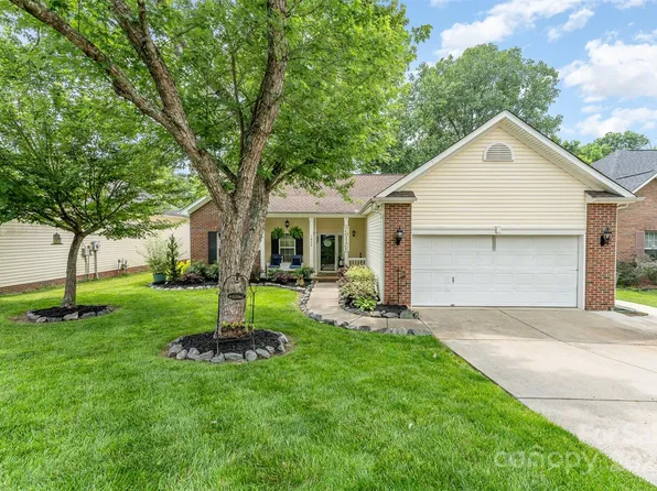 5829 Andrew Ward Ave, Charlotte, NC 28216