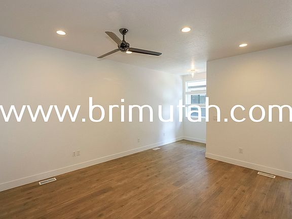4th image of 9204 S Holiday Bowl Ct