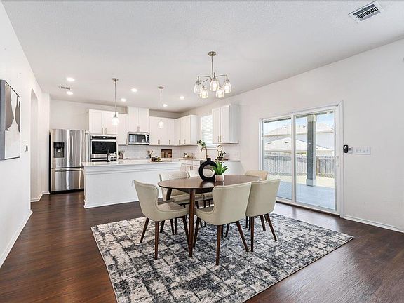 4th image of 5104 Lazy Court Dr