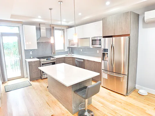 Rented by MAC Realty NY | media 15