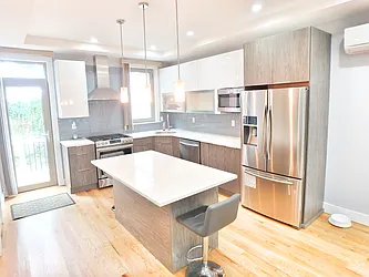 Rented by MAC Realty NY