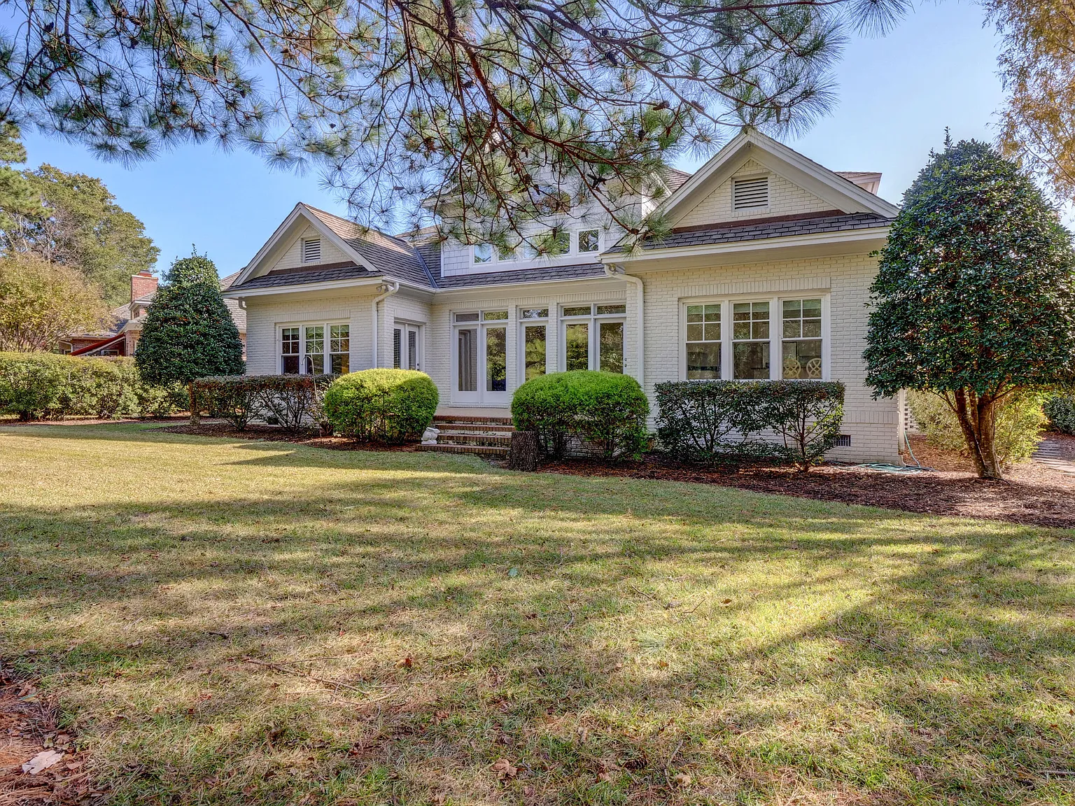 3 bed, 3.5 bath, $4,400 — Photo 2