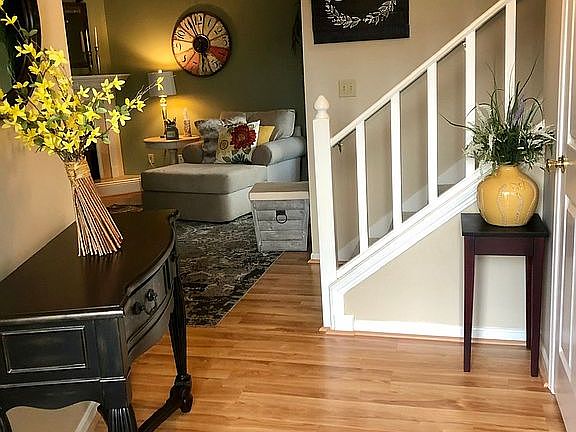3rd image of 6675 Seville Dr Unit 4