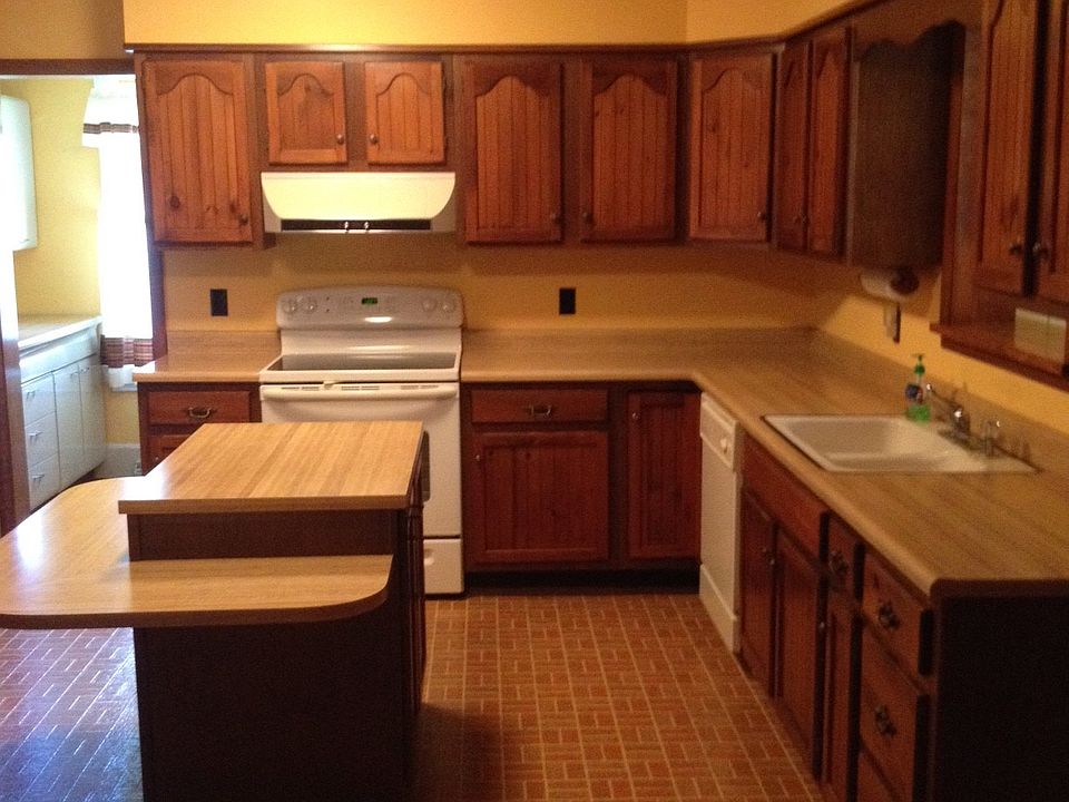 2nd image of 320 W Pine St