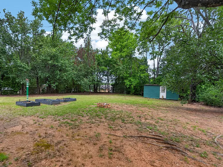 1511 Milam Dr — Photo 20