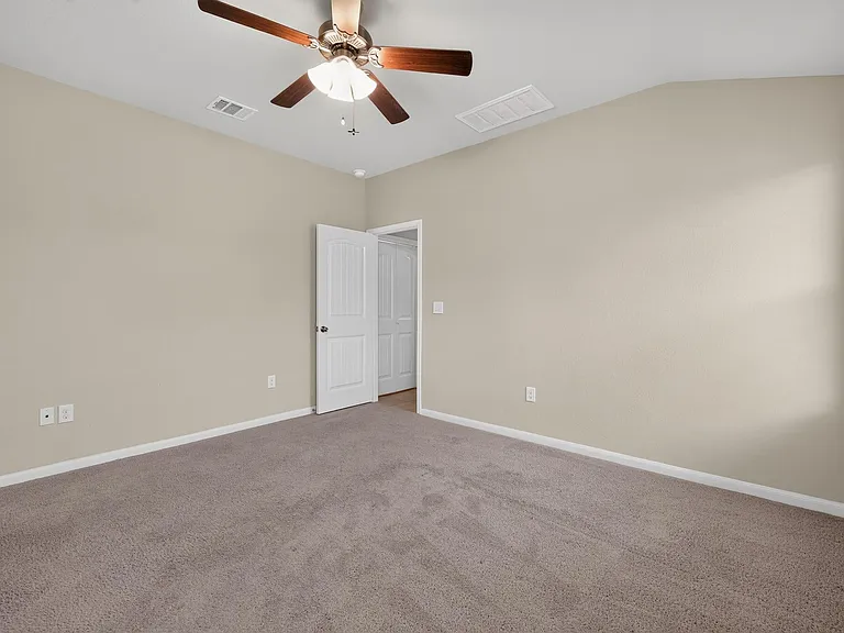 1919 Mexia Dr — Photo 13