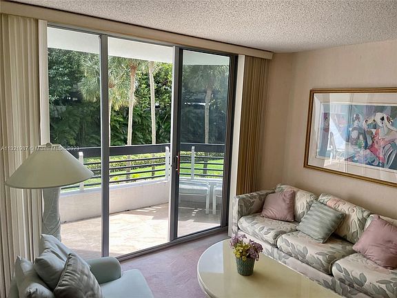 4th image of 3600 Mystic Pointe Dr APT 216
