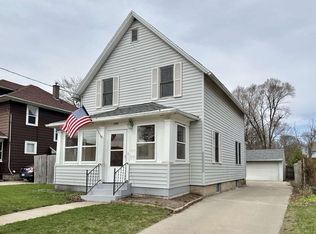 1242 Oak St, Beloit, WI 53511
