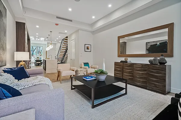 Sold by Avenue Sotheby's International Realty | media 9