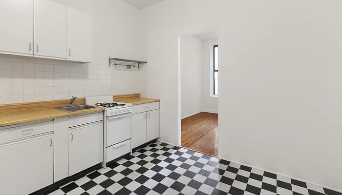 Rented by Warburg | media 2