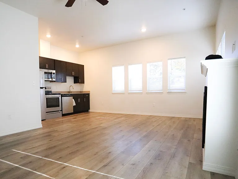 6005 SE 51st Ave — Photo 23