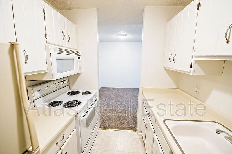 1 bed, 1.0 bath, $1,095 — Photo 1