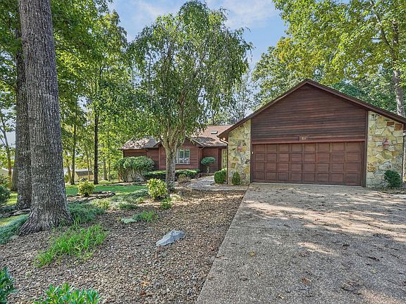 5th image of 22 Lakeside Cir