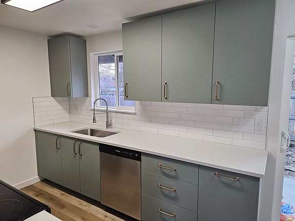 Kitchen- looking to backyard