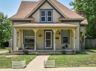 421 Kansas Ave, Holton, KS 66436
