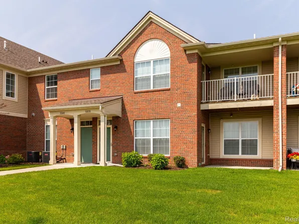 51838 E Pointe Ln, Chesterfield, MI 48051