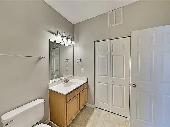 5990 Fox Point Cir, Winston Salem, NC 27104