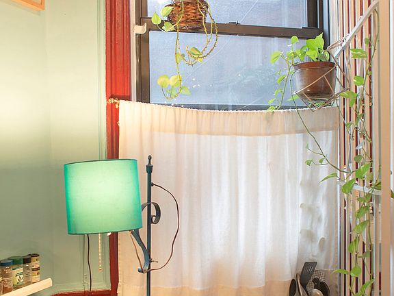 4th image of 114 Mac Dougal St #16