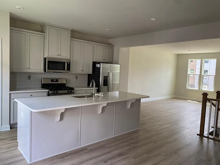 2113 Old Manchester St — Photo 14