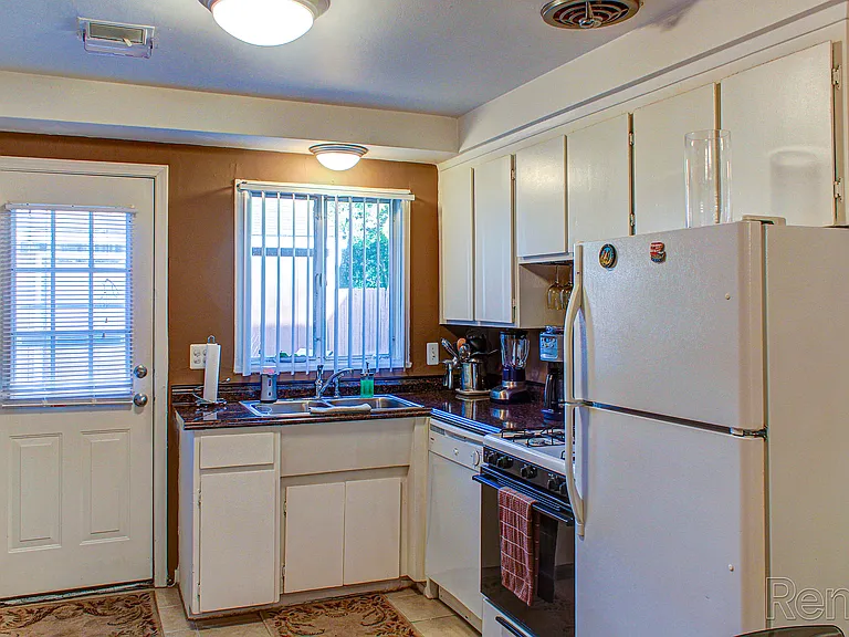 Campbell Row Apartments — Photo 30