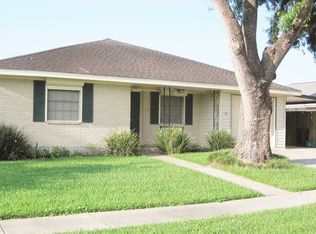 2121 Graham Dr, Gretna, LA 70056