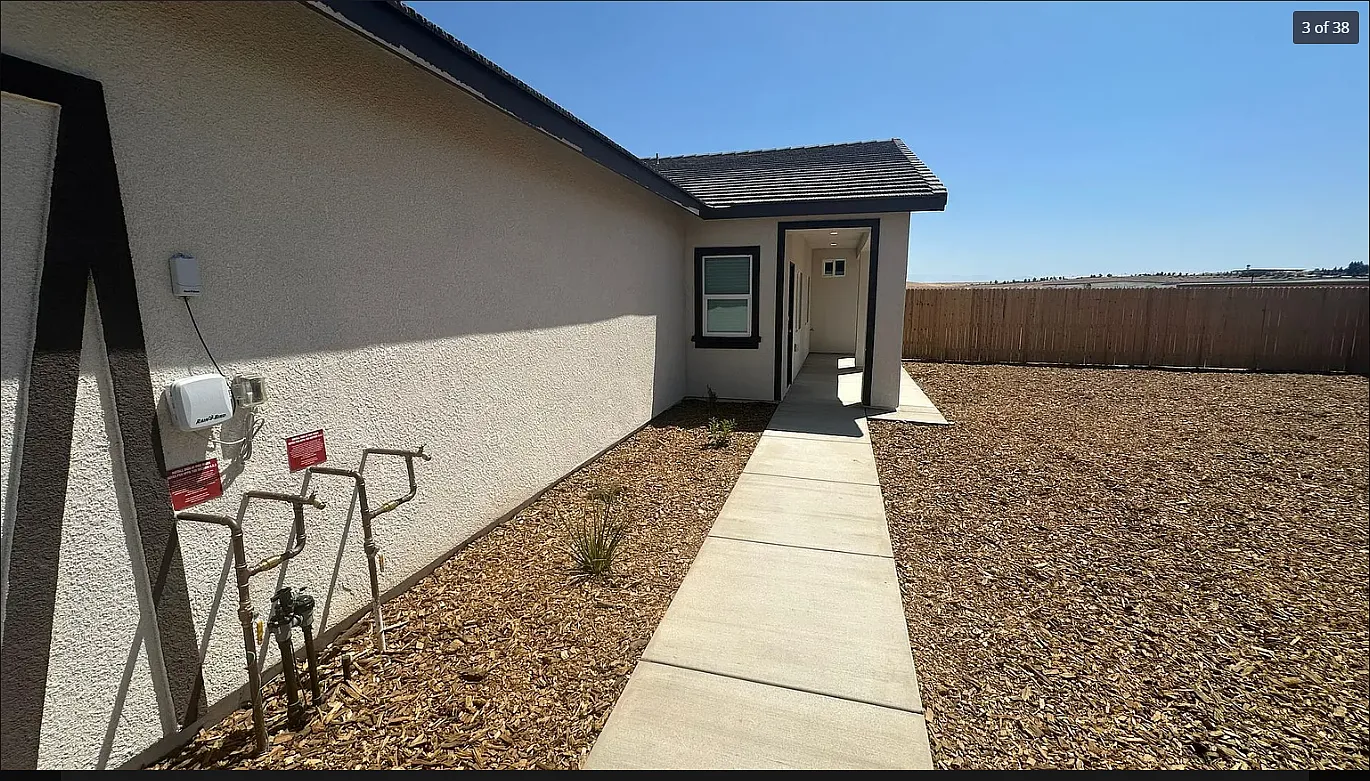 2 bed, 1011 sqft, $1,950 — Photo 4