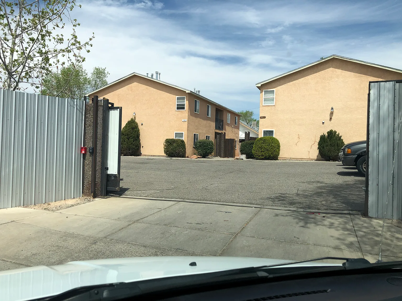 Modern 2 Bedroom Ridgecrest Charmer — Photo 2