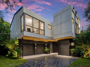 Amd Pl Of Bonita Park, Miami, FL 33133