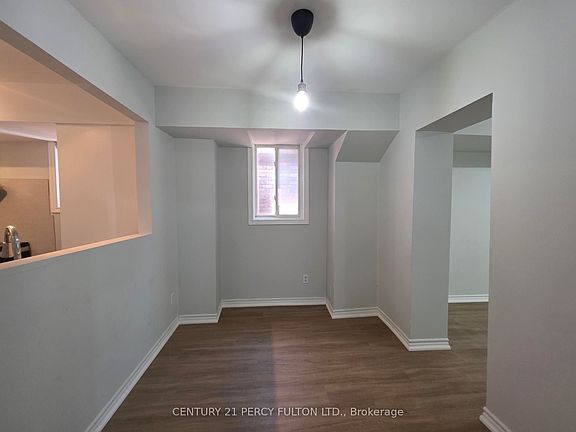 5th image of 223 Fairview Ave