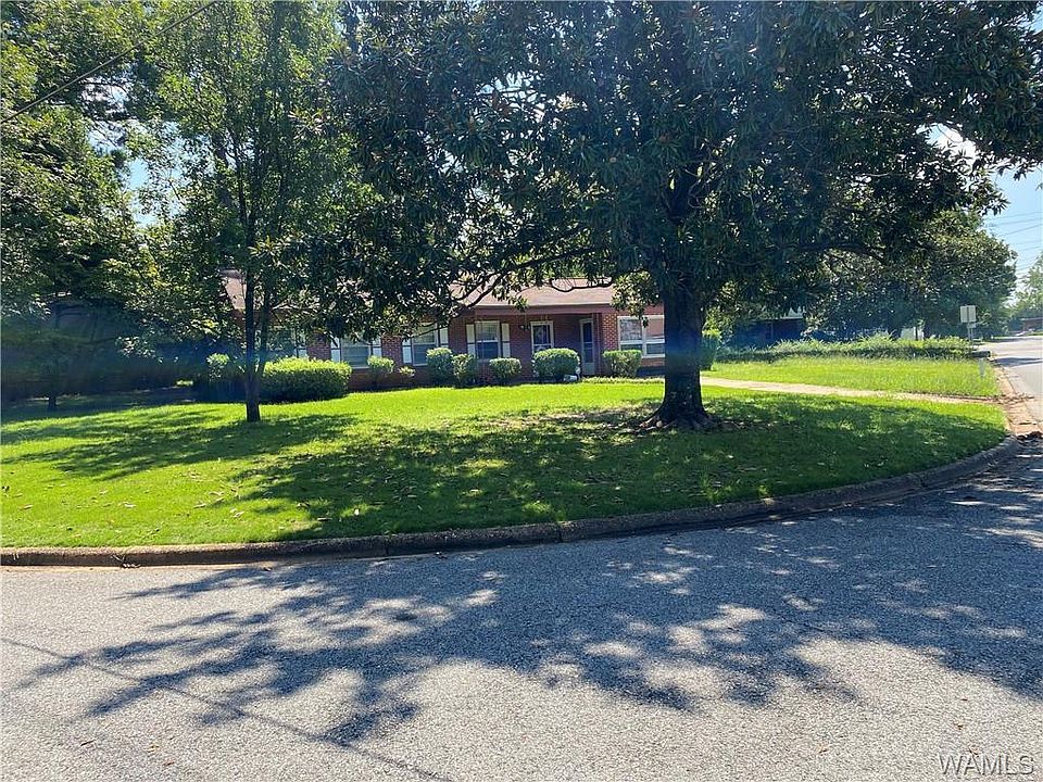 2nd image of 1107 42nd Ave