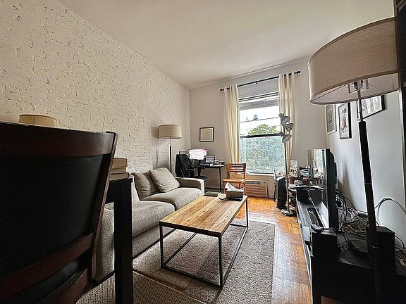 3rd image of 51 W 69th St APT 5