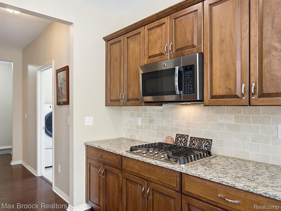 583 Birchcrest Ct, photo 22