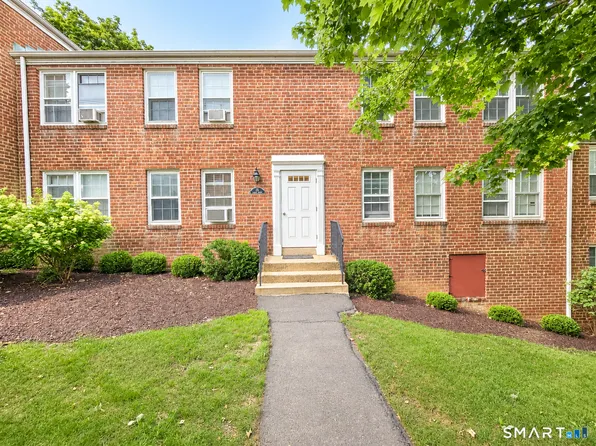 29 Clarmore Dr #2A, Norwalk, CT 06850