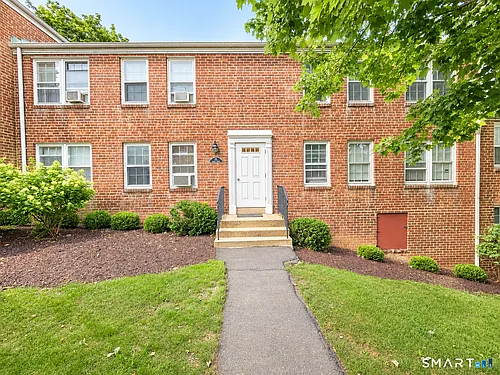 29 Clarmore Dr #2A Photo 1 29 Clarmore Dr #2A Photo 1