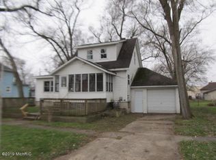 411 N Douglas St, Bronson, MI 49028