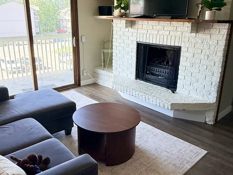 11527 Heritage Ct #2 — Photo 3