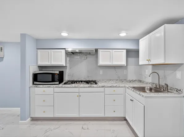 43 Sycamore Road image 2 of 15